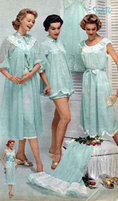 1950s Nightwear, 1950s Fashion Women, Model Magazine, Three Women, Vintage Nightgown, Vintage Versace, Fashion 1950s, Retro Mode