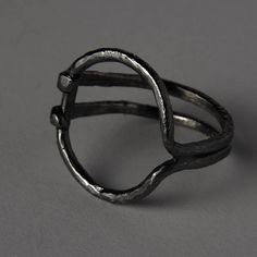 Rustic Minimalist, Everyday Jewellery, Modern Jewellery, Silver Jewelry Design, Ring Hand, Infinity Ring, Total Black, Circle Ring, Statement Ring Silver