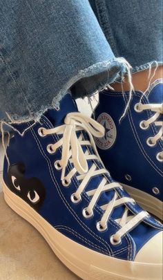 Darcy Vega Zodiac, Caroline Peckham, Cool Converse, Converse Aesthetic, Closet Redo, Zodiac Academy, Blue Converse, Cute Nikes