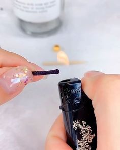 Viral Art 🎨 on Instagram: "This artist shares fun and engaging tutorial videos, guiding viewers through the process of making beautiful DIY bracelets. Her simple instructions make it easy for people at any skill level to craft their own stylish, handmade jewelry.

Artist: 206676585 / 老万宝品牌优选 on Douyin" Bracelet Making Tutorial, Video Meme, Diy Bracelets Tutorials, Bracelets Handmade Diy, Diy Friendship Bracelets Patterns, Bracelet Craft Diy, Diy Craft Tutorials, Diy Bracelets Easy, Diy Bracelets Patterns