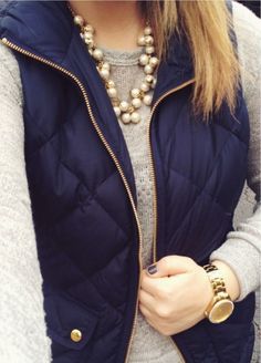 45+ MORE Fall Outfit Ideas - This Silly Girl's Life Navy Vest, Plain Sweaters, Beige Pullover, Puffy Vest, Silly Girls, Paula Deen, Elegante Casual, Nike Shox