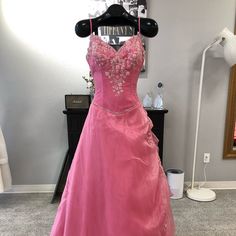 Brand New Condition. Good For Party, Dressed Up, Costume Event. Princess Like Dress. Made Of Silk And Tulle. Beaded And Lace Detail. Length: Floor Length Color: Pink Fabric: Silk, Tulle And Lace Motifs Size: 8 Multi Color Prom Dress, Prom Ball Gown Dresses, 2000s Prom Dress, Pink Hoco Dress, Good For Party, Dress Wishlist, Long Pink Dress, 2000s Party, Green Slip Dress