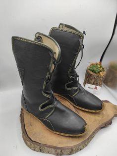 Men's Boots, Custom Boots, Gladiator Boots, Leather Boots, Handmade, Medieval Boots, Viking Boots, For Him, Flat Boots, Made To Order #GladiatorBoots #LeatherBoots #FestivalBoots #ForHim #VikingBoots #CasualBoots #OxfordBoots #MenBoots #MedievalBoots #HunterBoots Handmade Black Leather Boots, Traditional Black Leather Boots, Handmade Leather Boots With Snip Toe, Medieval Leather Shoes For Larp, Black Leather Medieval Boots, Boots Medieval, Boho Style Boots, Viking Boots, Viking Shields