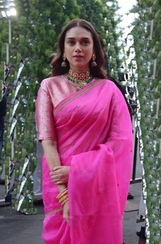 Aditi Pink Organza Silk Saree , Lace work, Stylish Contrast Blouse Work, Wedding | eBay Padded Saree Blouse For Wedding, Elegant Saree For Ceremonial Occasions, Padded Blouse Piece For Wedding, Pink Saree With Padded Blouse For Wedding, Elegant Wedding Blouse For Festivals, Elegant Saree With Padded Blouse For Wedding, Pink Unstitched Blouse For Wedding, Elegant Wedding Saree With Padded Blouse, Wedding Festivals Padded Blouse Piece