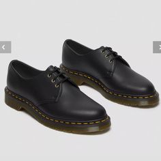 Dr. Martens Vegan 1461 Felix Oxford Shoes Size 10 Us L/ 9 Us M/ 42 Eu New Condition Shoes Dr Martens, Dr Martens Black, Black Oxfords, Dr Martens Shoes, Martens Shoes, Dr. Martens, Lace Up Shoes, Derby, Oxford Shoes