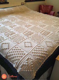 Motifs Granny Square, Squares Crochet, Bobble Crochet, Diy Sy, Photo Pinterest, Confection Au Crochet, Crocheted Blanket, Crochet For Beginners Blanket