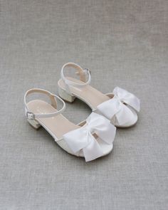 Grad Shoes, Flower Girl Veil, White Shoes For Girls, Sandals With Bow, First Communion Veils, Girls High Heels, Flower Girl Shoes, Strap Flats, Holiday Shoes