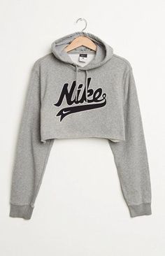 Retro Gold Nike Cropped Hoodie at PacSun.com Crop tops are a must♥ Cropped Nike, Nike Cropped Hoodie, Sweater Nike, Nike Crop Top, Sports Bra Nike, Bra Nike, Nike Gold, Top Nike, Nike Sweater