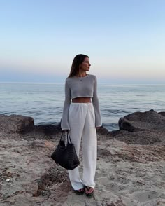 fav. looks • Instagram Striped Linen Pants Outfit, How To Wear Linen Pants, Blue Linen Pants Outfit, Beige Linen Pants Outfit, Linen Pants Outfit Ideas, How To Style Linen Pants, Linen Pants Outfits, Style Linen Pants, Linen Pants Outfit Summer