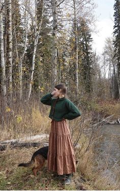 Autumn Farm Outfit, Garden Chic Outfit Style, Cottage Long Skirt, Farm Fashion Aesthetic, Nordic Style Clothes, Feminine Autumn Style, Farmhouse Outfit Aesthetic, Farm Skirt Outfit, Camping Skirt Outfits