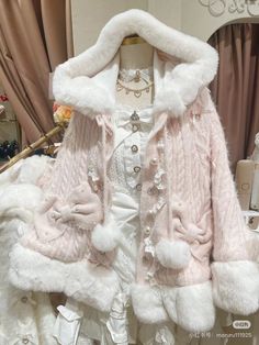 Liz Lisa Poncho, Soft Pink Aesthetic Clothes, Kawaii Winter Clothes, Himekaji Outfits, Poncho Outfit, Poncho Coat, Liz Lisa, Really Cute Outfits, Kawaii Clothes