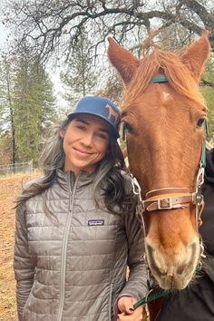 This horse hat is printed onto a vintage inspired quality trucker hat for those who love the country farm and ranch life aesthetic. This snapback cap is inspire fo western horseback riding, for cowboys and cowgirls, and for all those who love the outdoorsy style. Chestnut Horse, Ranch Life, Life Aesthetic, Gifts For Horse Lovers, Country Farm, Cowboy And Cowgirl