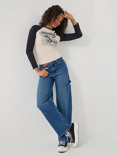 Make way in your rotation for a roomier look. Our Women’s Loose Fit Carpenter Jean remixes classic workwear details with the baggy silhouette of the ‘90s to give you a jean that’s cool and easy to style. It features a looser take on the straight fit and a mid-rise silhouette. It comes with our signature five-pocket styling, a special Wrangler® logo patch, utility pockets for essentials, a hammer loop, and branded hardware. Wrangler Jeans Women's Outfit, Carpenter Jeans Outfit, Wrangler Jeans Women's, Straight Jeans Outfit, Wrangler Women, Outfits Fo, Classic Workwear, Best Jeans For Women, Jeans Summer