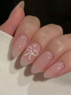 Short Almond Shape, Bow Nail Designs, Short Almond, Girly Acrylic Nails, French Tip Acrylic Nails, Almond Nails Designs, Almond Shape, Simple Nail Designs, Prom Nails