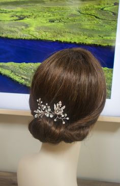 COVID-19, ONLINE ORDERING SAFETY CONCERNS: https://www.etsy.com/listing/775427214/glamour-bride-usa-information-regarding?ref=shop_home_active_1&frs=1 Please visit my shop for more wedding hair accessories: https://www.etsy.com/shop/GlamourBrideUSA?ref=seller-platform-mcnav Gorgeous hair pins and vine for your special day! These beautiful pins and vine are made with rhinestones and crystals. It is a perfect way to add glamour and sparkles to your wedding updo. High quality guaranteed by Glam Wedding Hair Pins Crystal, Gold Bridal Hair Accessories, Hair Accessories Silver, Rose Gold Hair Accessories, Hairpiece Wedding, Silver Hair Vine, Gold Hair Comb Wedding, Bridesmaid Hair Pins, Wedding Comb