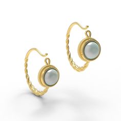 Les boucles d'oreilles romaines se ferment souvent sur le devant! Ces boucles d'oreilles ornées comportent une belle boucle torsadée et une pierre cabochon ronde maintenue dans un cadre de lunette sculpté magnifiquement délicat. Ils sont basés sur un exemple romain datant du IIIe siècle après JC.
\nCes boucles d'oreilles sont disponibles en deux tailles de boucles, et avec différentes pierres indiquées ci-dessous, qui sont également présentées sur les photos. Veuillez indiquer votre choix de pie Exquisite Round Cabochon Earrings, 14k Gold Cabochon Earrings Gift, Exquisite Gemstone Pearl Earrings As Gift, Exquisite Pearl Gemstone Earrings As Gift, Exquisite Pearl Earrings Gift, Elegant Handmade Oval Pearl Earrings, Exquisite Gemstone Pearl Earrings For Gift, Elegant Cabochon Drop Earrings, Yellow Gold Cabochon Earrings