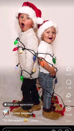 Fun Family Christmas Photos, Toddler Christmas Pictures, Sibling Christmas Pictures, Toddler Christmas Photos, Christmas Photoshoot Kids, Fun Christmas Photos, Diy Christmas Photoshoot, Christmas Pictures Kids, Diy Christmas Pictures