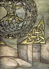 an artistic painting with gold and silver colors on it's surface, depicting the celtic symbol