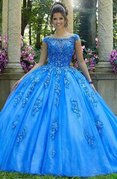 Turquoise Quinceanera Dresses, Charro Quinceanera Dresses, Sweet 15 Dresses, Quinceñera Dresses, Full Tulle Skirt, Pretty Quinceanera Dresses, Sleeveless Lace Dress, Beaded Tulle, Quinceanera Dress