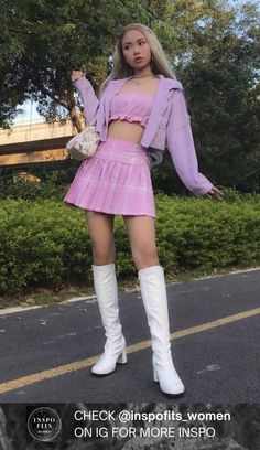 This cute aesthetic fit is what you need for next spring. The pattern of the top and of the skirt is so nice and the use of violet give some little variety to the outfit. Visit our instagram @inspofits_women for daily new inspirig posts! Pink Girly Outfits, Aesthetic Fit, Pink Checkered, Checkered Skirt, Aesthetic Fits, Crop Top Outfits, Skirt White