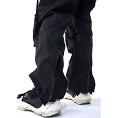 Level up your style with the "Matsu" Techwear pants Size Guide (cm) Size (cm) Waist Hips Length S 102 110 102 M 106 114 103 L 110 118 104 XL 114 122 105 Size Guide (inches) Size (in) Waist Hips Length S 40.16 43.31 40.16 M 41.73 44.88 40.55 L 43.31 46.46 40.94 XL 44.88 48.03 41.34 Benefit from the originality of the "Matsu" Techwear cargo pants by making this option. Do you like to collect the most attractive pants in your closet ? If so, here is a piece that deserves a special place in your clo