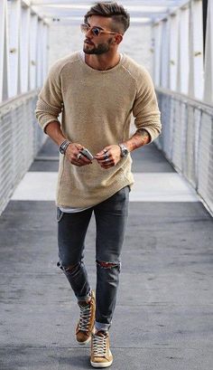 If you are one of those guys who doesn’t have the answer to what to wear on New Year's Eve then read on and bid adieu to your confusion. Mens Fashion Blog, Mens Fashion Classy, Mens Casual Outfits