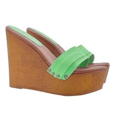 Clogs with Wedge brown wood effect base with double green band Comfortable padded insole Wedge height 13 cm and plateau 4 cm Stable and comfortable made entirely in Italy Craftsmanship. Manufactured by Kiara Shoes BEFORE COMPLETING YOUR PURCHASE DO NOT FORGET TO CHECK THE SIZE! Green Wedges, Wood Heels, Clogs And Mules, Cinderella Shoes, Colorful Heels, Wedges Sandals, High Wedges, Womens Sandals Wedges, Girly Shoes