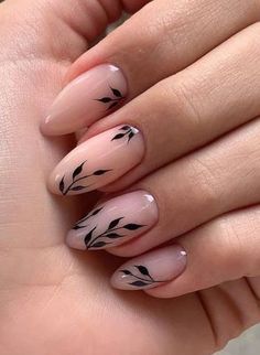 Black And Nude Nails, Outfits Unique, Nude Nail Designs, Korean Japanese, Thanksgiving Nails, Neutral Nails, Prom Nails, Floral Nails