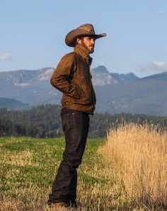 Yellowstone Outfits, Yellowstone Series, Mens Western Wear, Masc Fashion, Grunge Guys, Cowboy Horse, Estilo Country, Cowboy Outfits, Men Stylish Dress