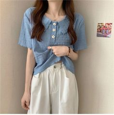 Cute Flower Button Casual Slim Shirt – Tomscloth Grunge Looks, 90s Y2k Fashion, Coquette Grunge, Pastel Goth Fashion, Backless Bodycon Dresses, Academia Fashion, Flower Button, Baby Tees Y2k, Jeans Outfits