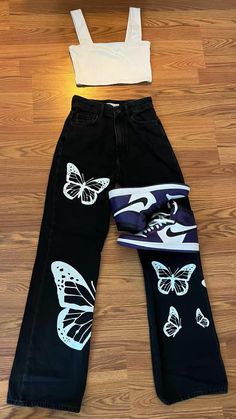 Painting On Pants Ideas, Jeans And Jordans, Butterfly Jeans, Custom Jeans Diy, Butterfly Pants, Homecoming Freshman, Mum Ideas, Black Wide Leg Jeans, Diy Pants