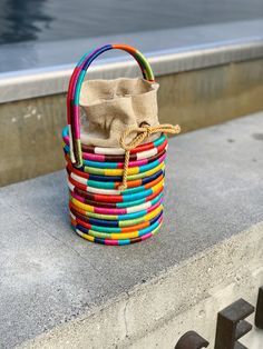 Bolso Leandra – Cuckoo B Denim Bag Diy, Linen Pouch, Canvas Bag Design, Traditional Baskets, Diy Bag Designs, Colorful Bags, Straw Bags, Handmade Handbags