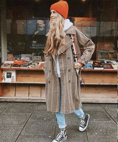 Brown Plaid Coat, Photo Rain, Christmas Outfits Dressy, Tartan Coat, Fall Fashion Coats, Coat Outfit, Spring Coat, Waterproof Coat, Tumblr Outfits