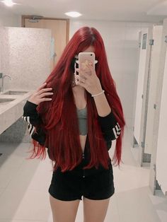 Long Red Hair Aesthetic, Long Colored Hair, Decolored Hair, Hair Color Ideas Trendy, Red Hair Long, Chelsea Islan, Red Hair Girl, Hairstyle Ideas Easy, Hair Color Underneath