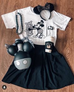 Alice In Wonderland Disney World Outfit, Cute Disney Fits, Disneyland Fits, Disney Vacation Outfits, Disney Savings, Disney Park Outfit, Disney Attire, Disney Bound Outfits Casual, Disney Trip Outfits