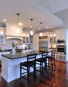 Roslyn, Long Island Dark Floor Interior, Decorative Hood, Rustic Farmhouse Kitchen Cabinets, Transitional Kitchen Design, Wall Ovens, Kitchen New York, Kabinet Dapur, Farmhouse Kitchen Cabinets