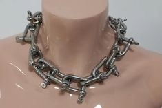 Choker width 2.4 cm Anchor Chain Collar Choker l All Stainless Steel Perfect for play! Custom sizes can definitely be made. IMPORTANT: Please measure your neck before placing an order and add at least 1 inches to that measurement when selecting the necklace size. Rings Grunge, Buckle Choker, Avant Garde Jewelry, Chain Collar, Hook Necklace, Black Velvet Choker, Collar Choker, Anchor Chain, Chocker Necklace