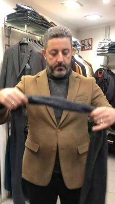 Love the scarf Suit With Muffler Men, Muffler Outfit Men Formal, Scarf Knots How To Tie Scarves, Muffler Outfit, Muffler For Men, Mens Scarf Fashion, Scarves For Men, Mens Business Casual Outfits, Classy Outfits Men