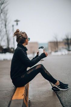 Winter Workout Outfits For Women, Workout Outfits Winter, Winter Fitness, Workout Outfits For Women, Fall Activewear, Sporty Women, Running Photos, Sport Luxe, Cella Jane