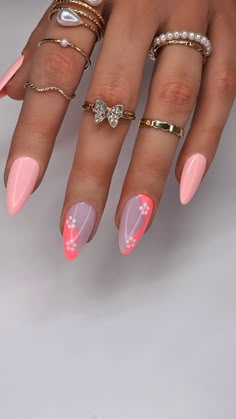 Nails For Traveling Summer, Pink Glitter Summer Nails, Beach Nails And Toes Matching, Nails For Tropical Vacation, Cute Pink Summer Nails, Peachy Pink Nails, Cute Summer Nails Almond, Fun Vacation Nails, Nails Coral