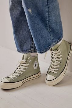 Vintage High Top Sneakers, Converse That Go With Everything, 90s Shoes Aesthetic, Shoes For Women Aesthetic, 60s Sneakers, Sage Green Converse, Converse High Top Platform, Boho Sneakers, Things Reference