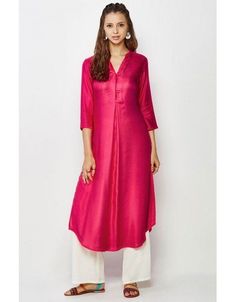 Plain Kurti, Silk Kurti Designs, Silk Kurti, Simple Kurta Designs, Simple Kurti Designs, Kurti Patterns, Gaun Fashion, Kurti Designs Latest, Long Kurti Designs