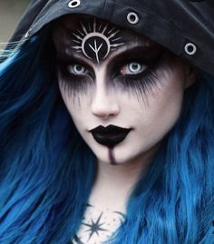 Poodle Costume, Metalhead Girl, Creepy Makeup, Halloween Makeup Pretty, Face Paint Makeup