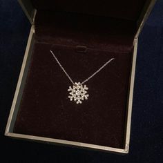 Nordstrom Sterling/Cz Snowflake Necklace. 18” Adjustable Chain With A Cz At The End. Nib Itsuka Kendo, Rose Gold Locket, Rose Gold Chain Necklace, Winter Necklace, Dainty Pendant Necklace, Nordstrom Jewelry, Faith Necklace, Mesh Necklace, Snowflake Necklace