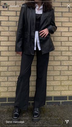 Black Striped Pants Outfit Winter, Style Pinstripe Pants, Casual Pinstripe Pants Outfit, Pinstripe Pants Outfit Winter, Sixth Form Outfits Smart Trousers, Pinstripe Outfit Woman, Pinstripe Pants Outfit Aesthetic, Pinstriped Trousers Outfit, Striped Pants Outfit Work