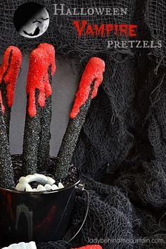 Halloween Vampire Pretzels |   These bloody creations are perfect for any scary themed Halloween Party.  With the perfect balance of sweet and salty no one with care that there is blood dripping down their pretzel. Twilight Marathon, Vampire Valentine, Vampirina Party, Themed Halloween Party, Halloween Buffet, Vampire Party, Zombie Prom