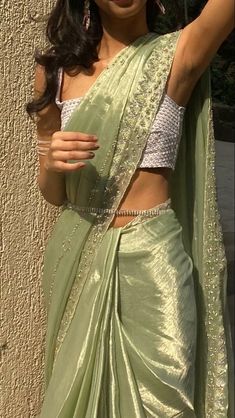 Green Sari, Fest Outfits, Desi Wear, Traditional Indian Dress, Desi Fashion Casual, Casual Indian Fashion, Indian Fashion Saree