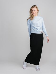 La falda larga acanalada es una falda larga recta y fina acanalada, ¡perfecta para descansar cómodamente durante todo el verano! ¡Combínalo con cualquiera de nuestros fabulosos tops de verano nuevos! Casual Long Skirt For Everyday Wear, Casual Stretch Cotton Maxi Skirt, Casual Stretch Maxi Skirt For Loungewear, Casual Cotton Maxi Skirt, Casual Black Ribbed Skirt, Casual Ribbed Midi Skirt, Casual Maxi Skirt For Loungewear, Stretch Casual Maxi Skirt, Casual Stretch Maxi Skirt