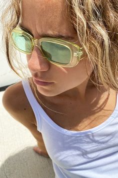 ☀️ Hot summer days: new items just dropped online and in our European stores #subdued #subduedgirls Sunglasses Rectangular, Rectangle Sunglasses, Mirrored Sunglasses, Sunglasses Women, Temple, Square Sunglass