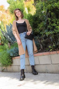 Dr Marten Leona Boot Outfit, Outfits With Doc Martens Chelsea Boots, Doc Martens Leona, Plus Size Doc Martens Outfit, Doc Martens Outfit Grunge, What To Wear In La, Dr Martens Leona